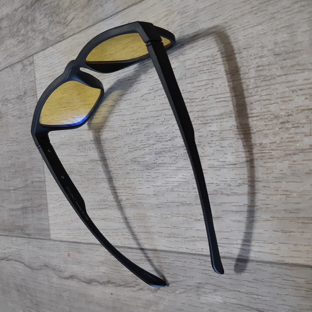 Foster Grant Black Plastic Frames - image 7